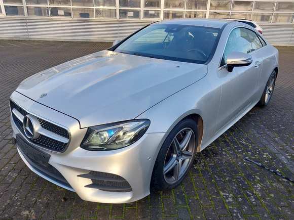 Вид спереди слева