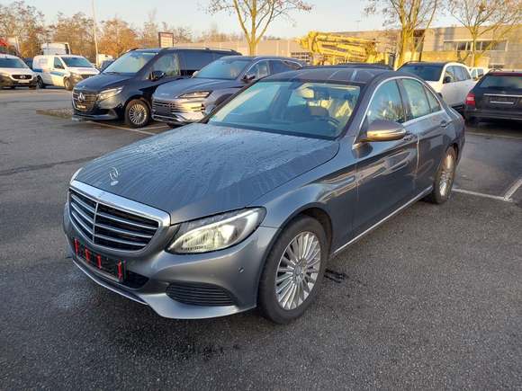 Вид спереди слева