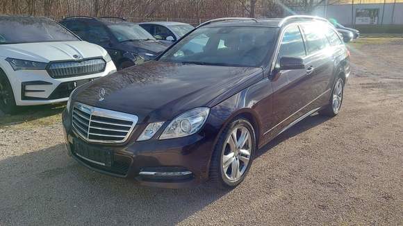 Вид спереди слева