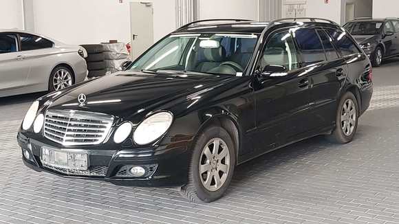 Вид спереди слева