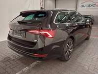 Pogled od pozadi desno