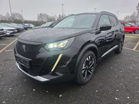 Skats no kreisās puses priekšā