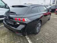 Pogled od pozadi desno