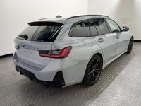 Pogled od pozadi desno