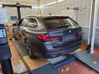 Vue de l’arrière gauche