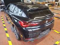 Vue de l’arrière gauche