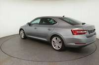 Widok z tyłu po stronie lewej