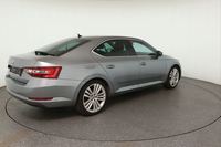 Widok z tyłu po stronie prawej