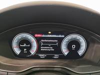 Pohľad na združený prístroj na palubnej doske