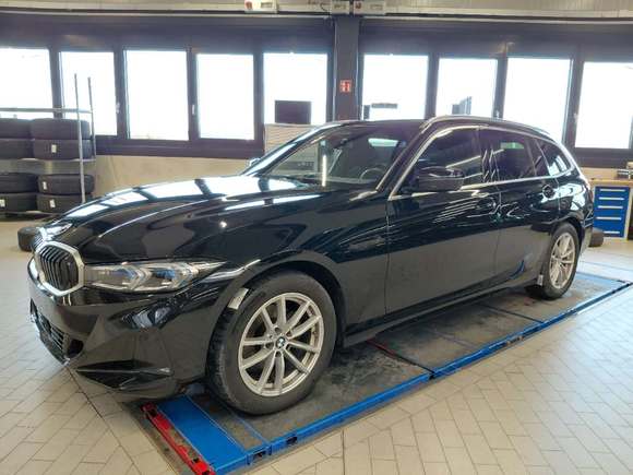 Pogled od napred levo