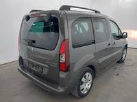 Widok z tyłu po stronie prawej