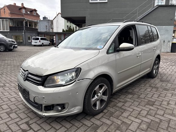 Вид спереди слева