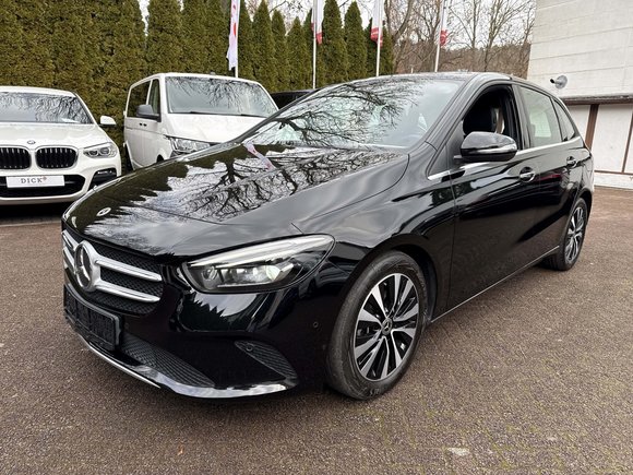 Вид спереди слева