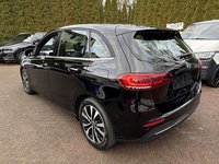 Вид сзади слева