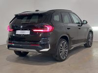 Pogled od pozadi desno