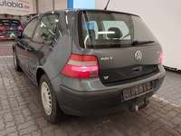 Vaade tagant vasakult