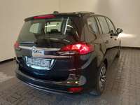 Pogled od pozadi desno