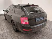 Widok z tyłu po stronie lewej