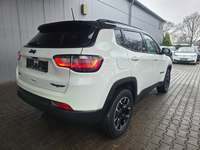 Widok z tyłu po stronie prawej