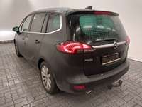 Widok z tyłu po stronie lewej