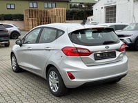 Вид сзади слева