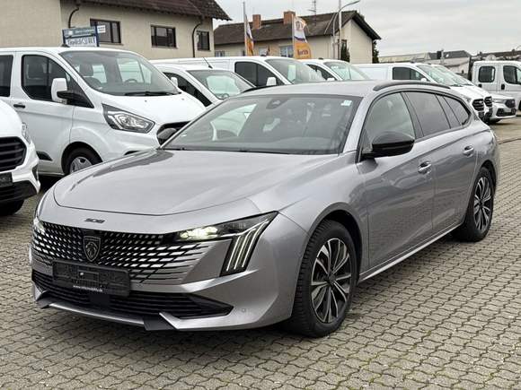 Вид спереди слева