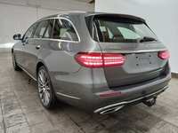 Pogled od pozadi levo