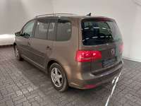 Widok z tyłu po stronie lewej