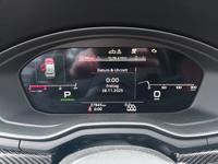 Pohled na přístrojovou desku