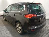 Widok z tyłu po stronie lewej