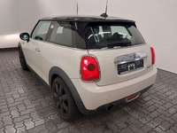 Pogled od pozadi levo