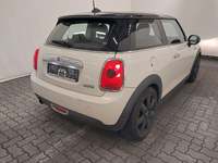 Pogled od pozadi desno