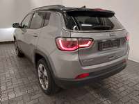 Pogled od pozadi levo