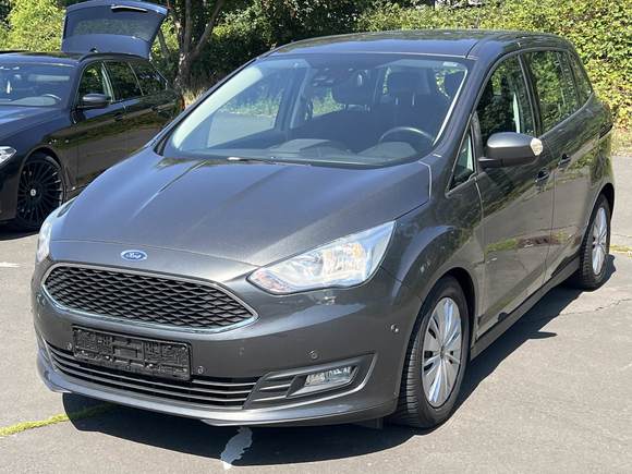 Вид спереди слева