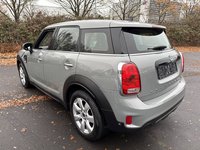 Вид сзади слева