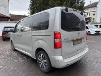 Вид сзади слева