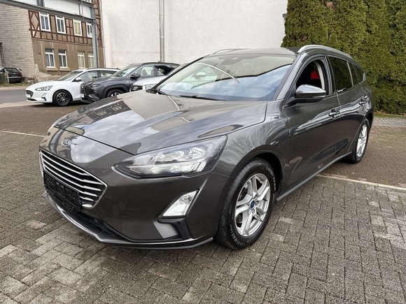 Вид спереди слева