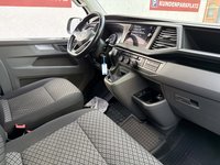 Вид на салон