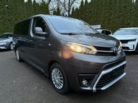 Вид спереди справа