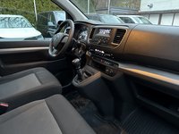 Вид на салон