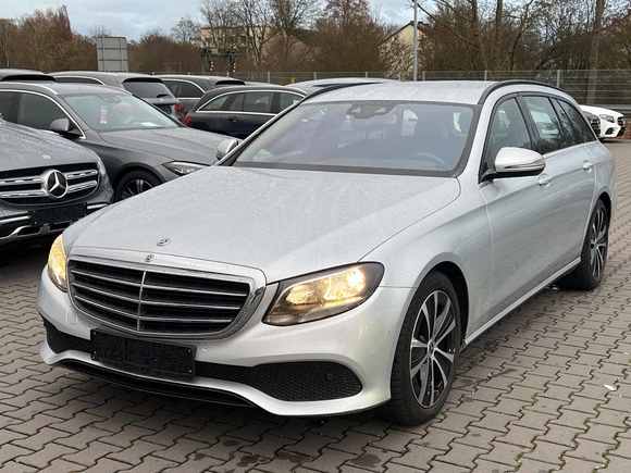 Náhľad spredu zľava