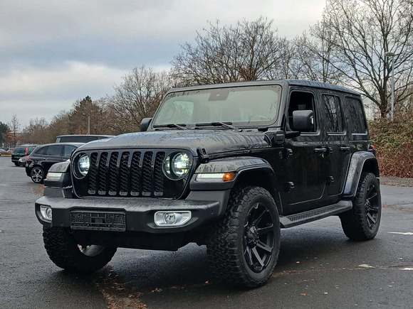 Вид спереди слева