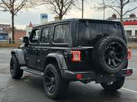 Вид сзади слева