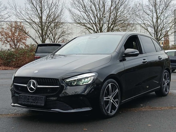 Вид спереди слева