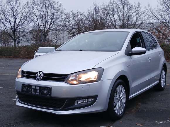 Вид спереди слева