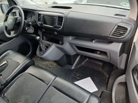 Вид на салон