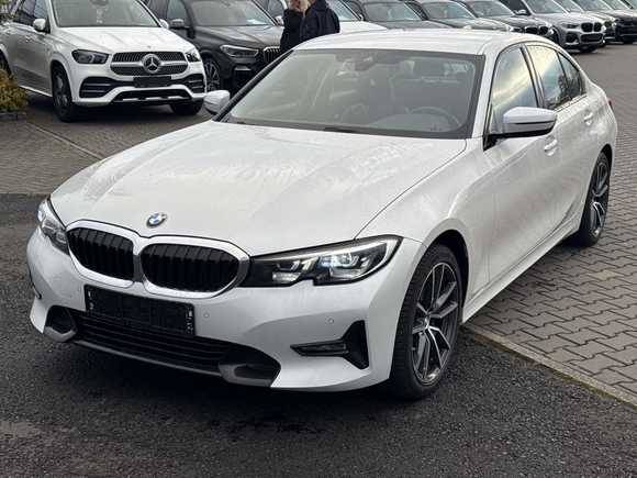 Вид спереди слева