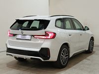 Pogled od pozadi desno