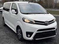 Náhled zpředu zprava