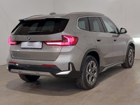 Pogled od pozadi desno